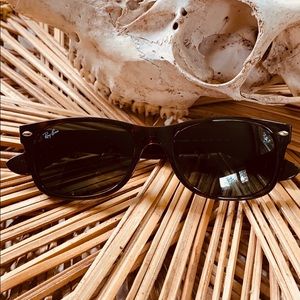 Ray-Ban New Wayfarer Classic Sunglasses